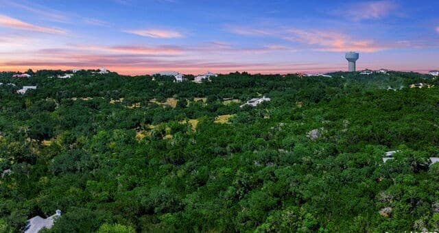 rental at 28 Park Mountain in San Antonio, TX — photo 3
