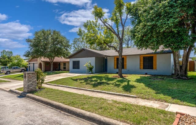3-bedroom rental at 3834 Pipers Crest in San Antonio, TX — photo 1