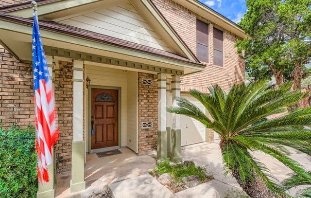4-bedroom rental at 7023 Washita Way in San Antonio, TX — photo 2