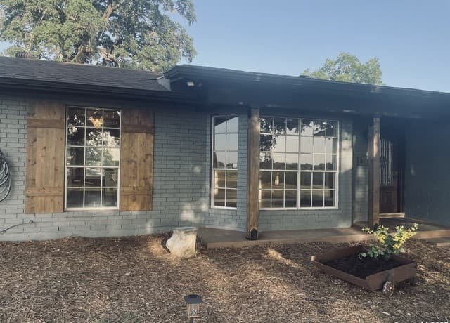 3-bedroom rental at 3010 Triple Tree in China Grove, TX — photo 4