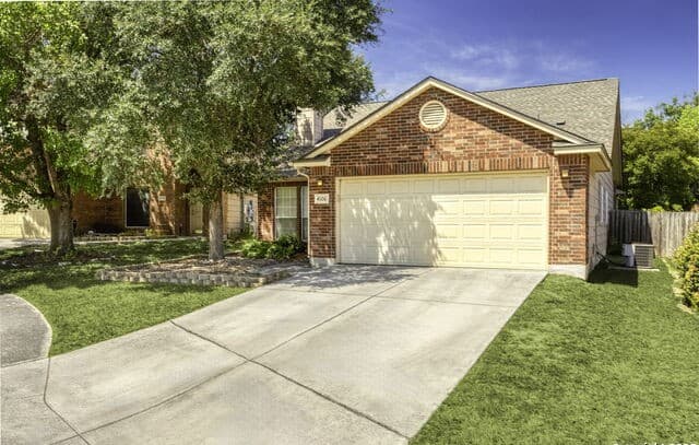 3-bedroom rental at 4106 Blairwood in San Antonio, TX — photo 3