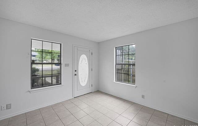 3-bedroom rental at 3161 Tanglewood Trl in Spring Branch, TX — photo 2