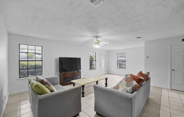 3-bedroom rental at 3161 Tanglewood Trl in Spring Branch, TX — photo 3