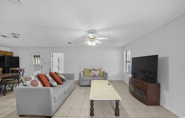 3-bedroom rental at 3161 Tanglewood Trl in Spring Branch, TX — photo 5