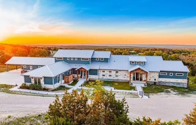 7-bedroom rental at 554 Seven Falls Dr in Fredericksburg, TX — photo 5