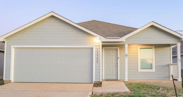 4-bedroom rental at 13302 Turnesa Terrace in San Antonio, TX — photo 1