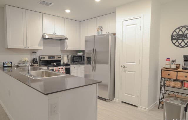 4-bedroom rental at 13302 Turnesa Terrace in San Antonio, TX — photo 5