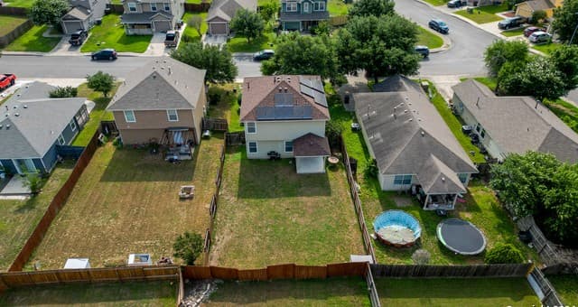 3-bedroom rental at 2311 Salmon Crk in Converse, TX — photo 4