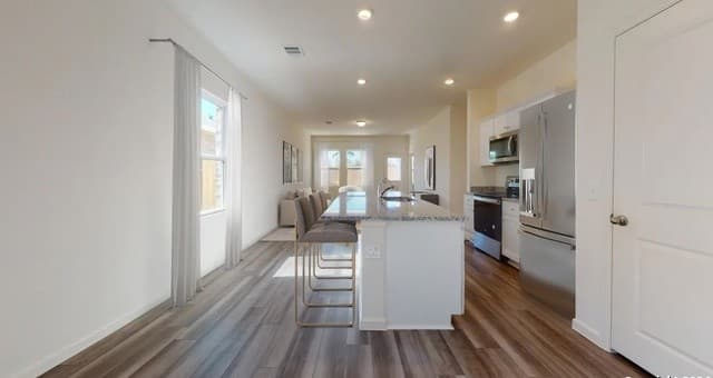 3-bedroom rental at 7807 King Bend in San Antonio, TX — photo 3