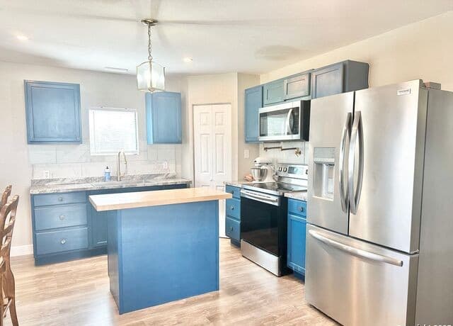 3-bedroom rental at 511 5th in Natalia, TX — photo 5
