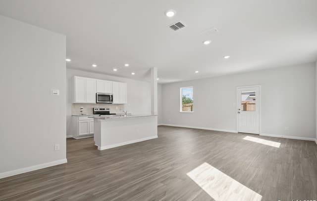3-bedroom rental at 10302 Liberty Grove in San Antonio, TX — photo 2