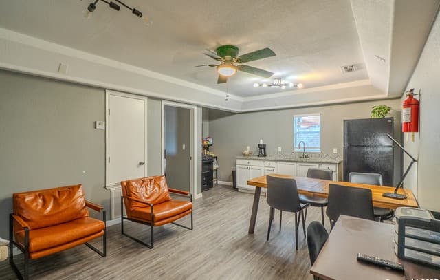 2-bedroom rental at 125 Hess Unit 202 in San Antonio, TX — photo 3
