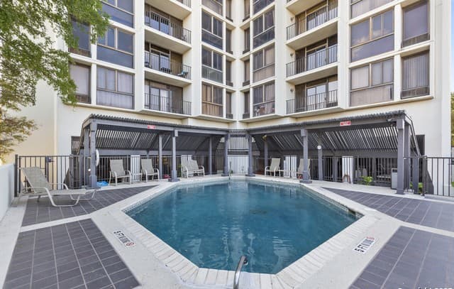 2-bedroom rental at 7701 Wurzbach Unit 1701 in San Antonio, TX — photo 2