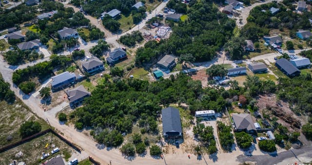 rental at 1121 Sleepy Hollow in Spring Branch, TX — photo 2