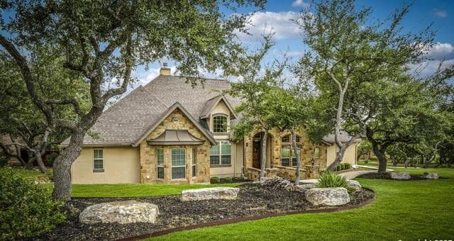 4-bedroom rental at 126 Mountain Echo in San Antonio, TX — photo 1