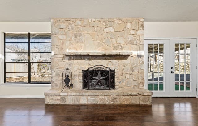 3-bedroom rental at 14414 Ledgewood St in San Antonio, TX — photo 4
