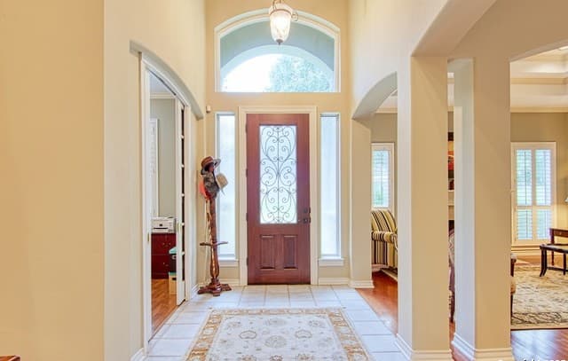 5-bedroom rental at 3314 Falling Brook in San Antonio, TX — photo 5