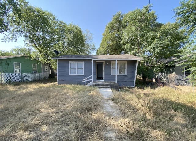 3-bedroom rental at 626 Corliss in San Antonio, TX — photo 1