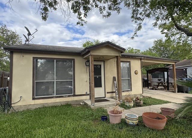 3-bedroom rental at 302 Glenbrook in San Antonio, TX — photo 2