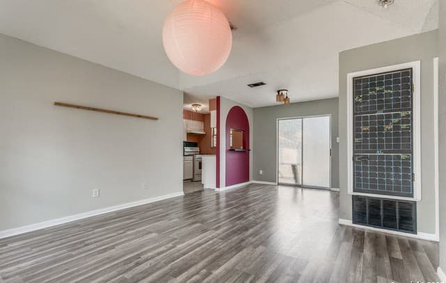 2-bedroom rental at 221 Sharer in San Antonio, TX — photo 5