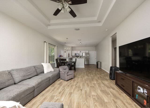4-bedroom rental at 1019 Clovis Pl in San Antonio, TX — photo 5