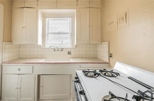 1-bedroom rental at 503 Fulton Ave in San Antonio, TX — photo 3