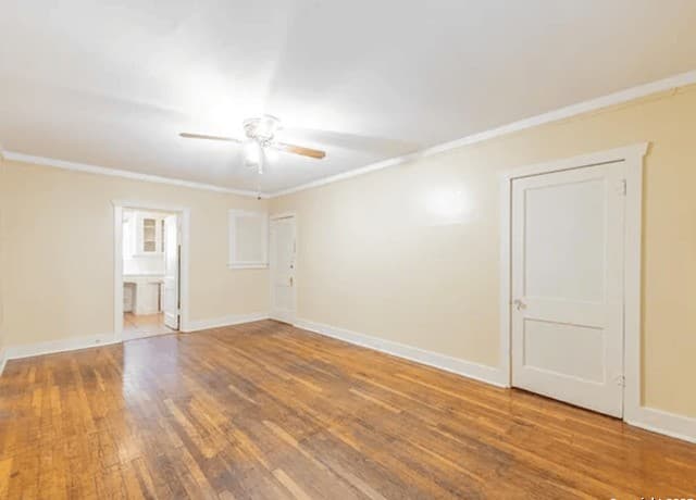 2-bedroom rental at 631 E Ashby in San Antonio, TX — photo 2