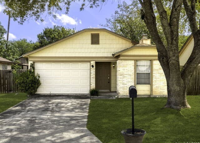 2-bedroom rental at 7306 Brandyridge in San Antonio, TX — photo 1
