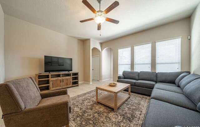 3-bedroom rental at 14538 Rawhide in San Antonio, TX — photo 5