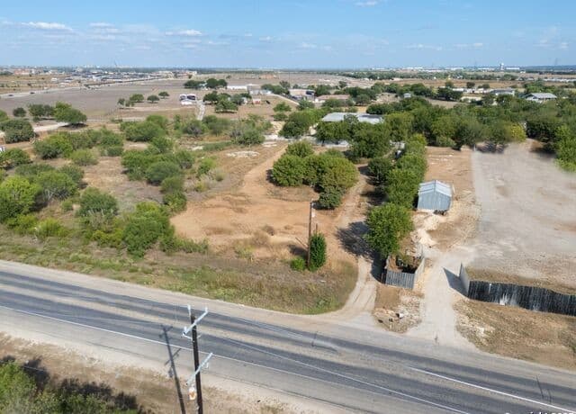 Home for sale at 13348 Somerset in Von Ormy, TX — photo 4