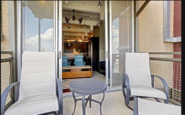 1-bedroom rental at 831 S Flores Unit 2407-2409 in San Antonio, TX — photo 3