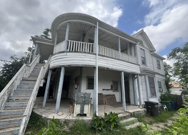 rental at 529 Pine in San Antonio, TX — photo 2