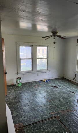 2-bedroom rental at 365 N San Gabriel Ave in San Antonio, TX — photo 2