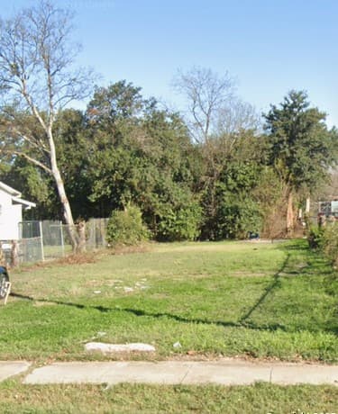 rental at 320 Pleasanton in San Antonio, TX — photo 1