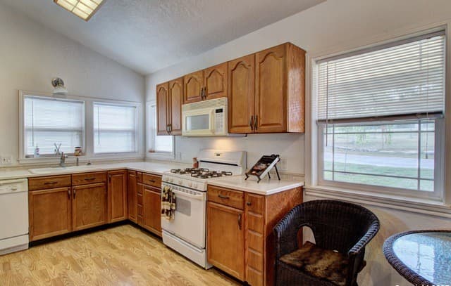 3-bedroom rental at 6248 Yorkshire in Spring Branch, TX — photo 4