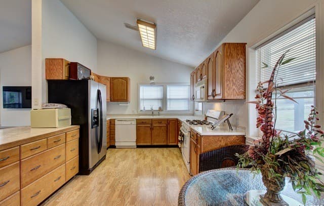 3-bedroom rental at 6248 Yorkshire in Spring Branch, TX — photo 5