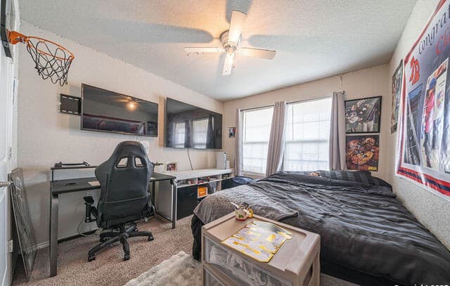 3-bedroom rental at 5906 Larkspur Vly in San Antonio, TX — photo 5