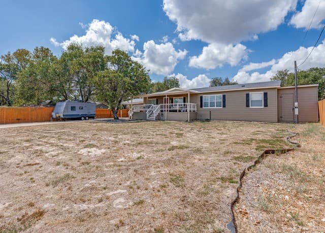 4-bedroom rental at 23027 Skila in Elmendorf, TX — photo 1