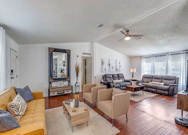 4-bedroom rental at 23027 Skila in Elmendorf, TX — photo 4