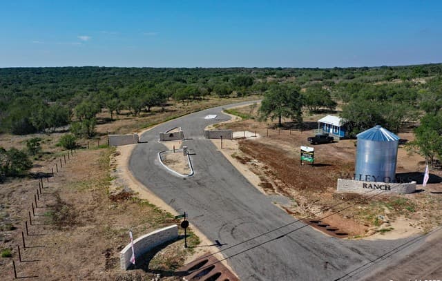rental at LOT 174 Grand Oaks in Hondo, TX — photo 1