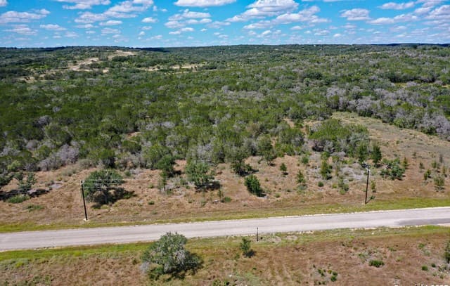 rental at LOT 174 Grand Oaks in Hondo, TX — photo 2