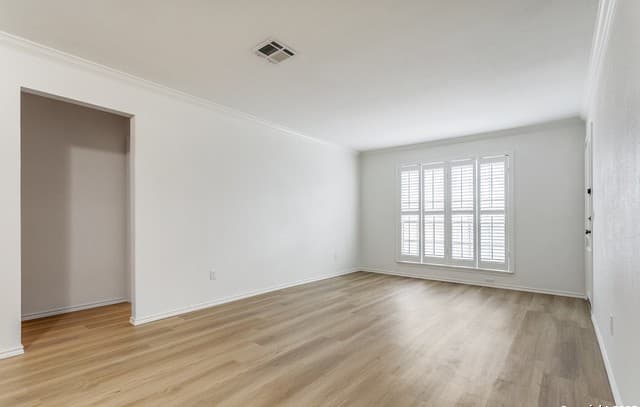 2-bedroom rental at 7815 Broadway Unit 202 in San Antonio, TX — photo 3
