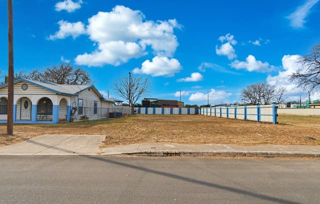 rental at 5339 Natho St in San Antonio, TX — photo 2