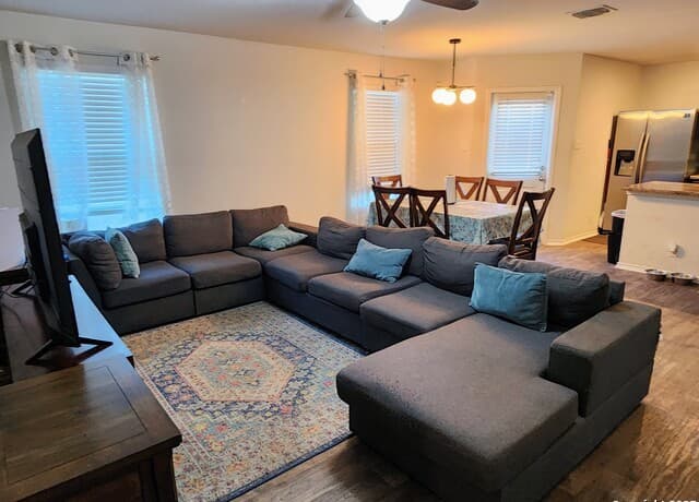 3-bedroom rental at 6420 Legato Curve in San Antonio, TX — photo 5