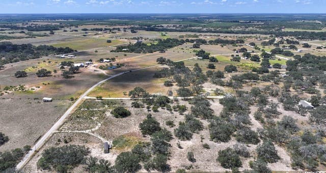 rental at 1830 Clear Lake in Poteet, TX — photo 5