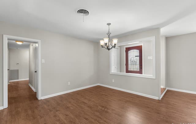 3-bedroom rental at 224 W Lower Crabapple in Fredericksburg, TX — photo 5
