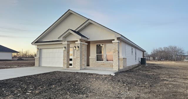 4-bedroom rental at 16923 Rancho Escondido in Atascosa, TX — photo 2
