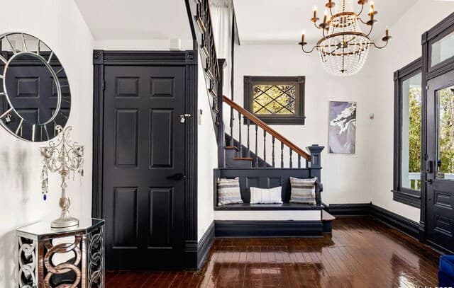 5-bedroom rental at 314 Marshall St in San Antonio, TX — photo 3