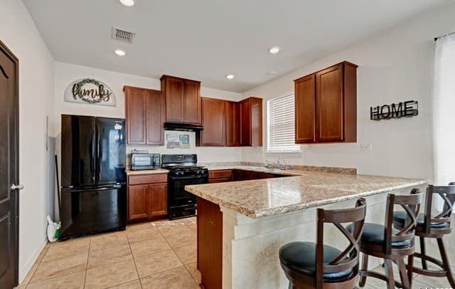 4-bedroom rental at 3126 Mission Bell in San Antonio, TX — photo 5
