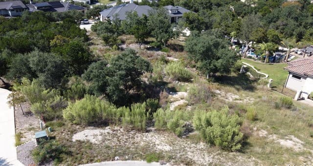 4-bedroom rental at 10107 Emily in San Antonio, TX — photo 4